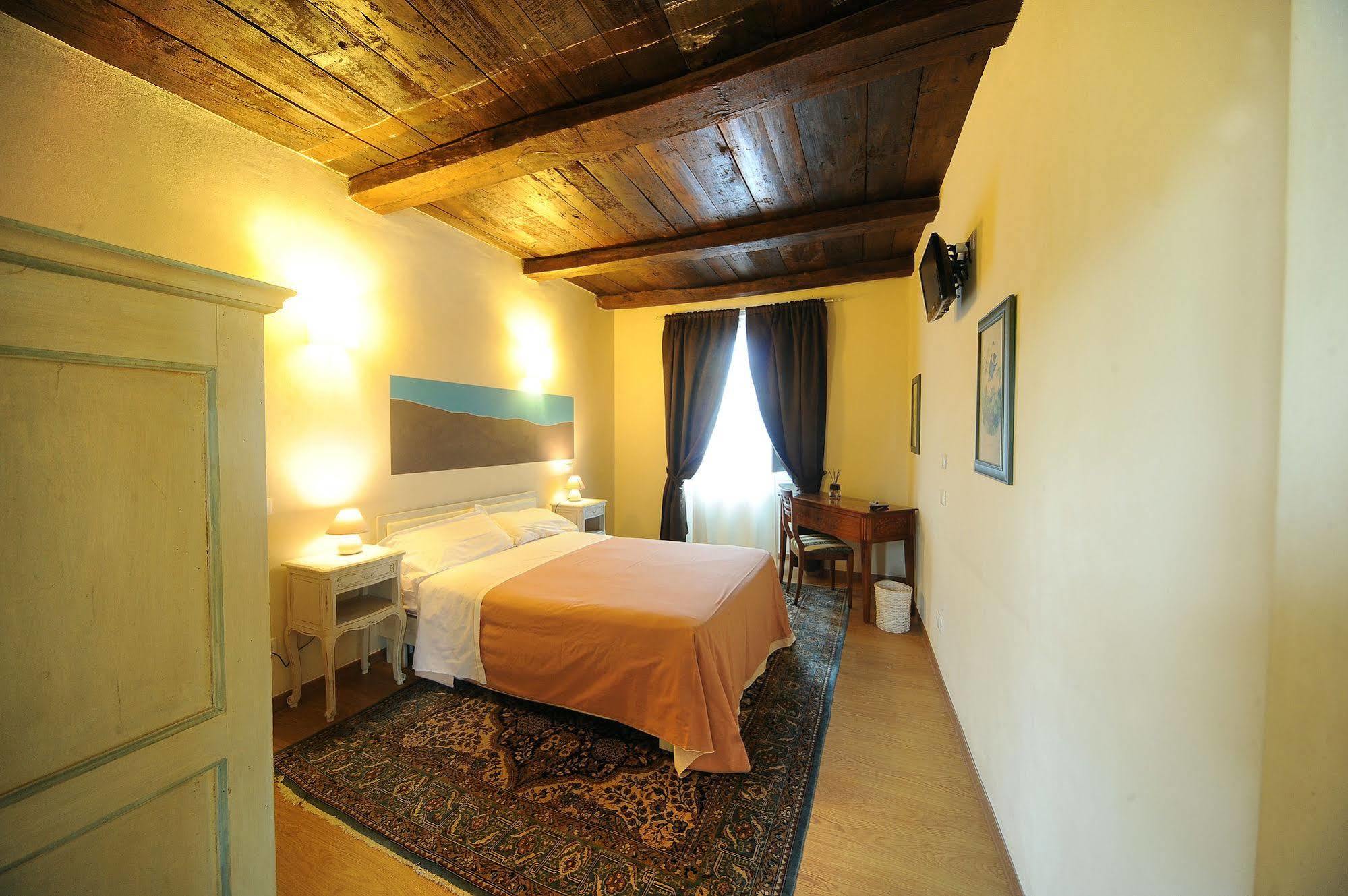 Hotel Il Campanile Cherasco Esterno foto
